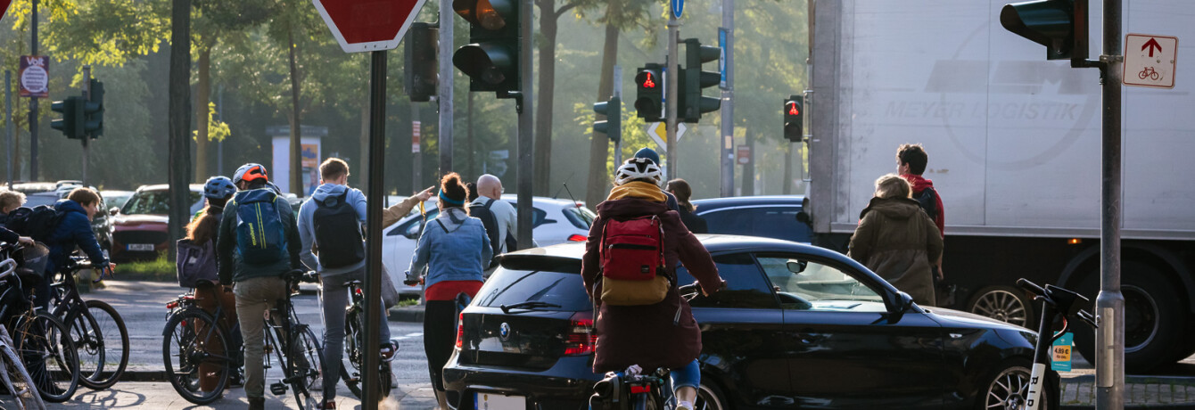 From Dutch to Deutsch:  Fahrradfreundliche Kreuzungen